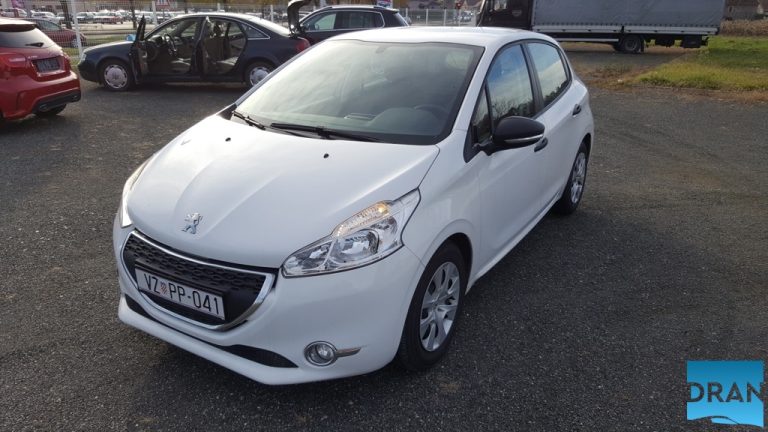 Peugeot 208 1,4 HDi, 5 vrata, navigacija, klima, očuvan
