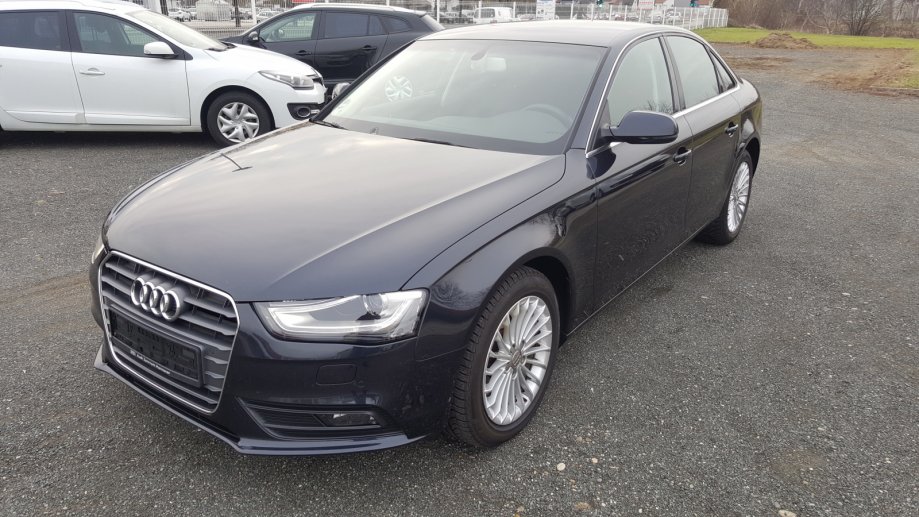 Audi A4 2,0 TDI, Bi-Xenon, Led, MMI navi Plus, 17 alu, PDCx2, servisna