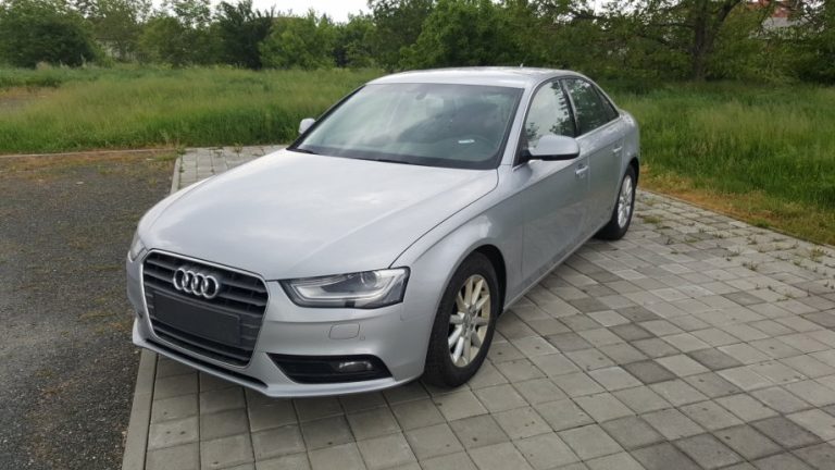 Audi A4 2.0TDI, bi-xenon, MMI navi, MF Volan, dual klima, pdc x2, full