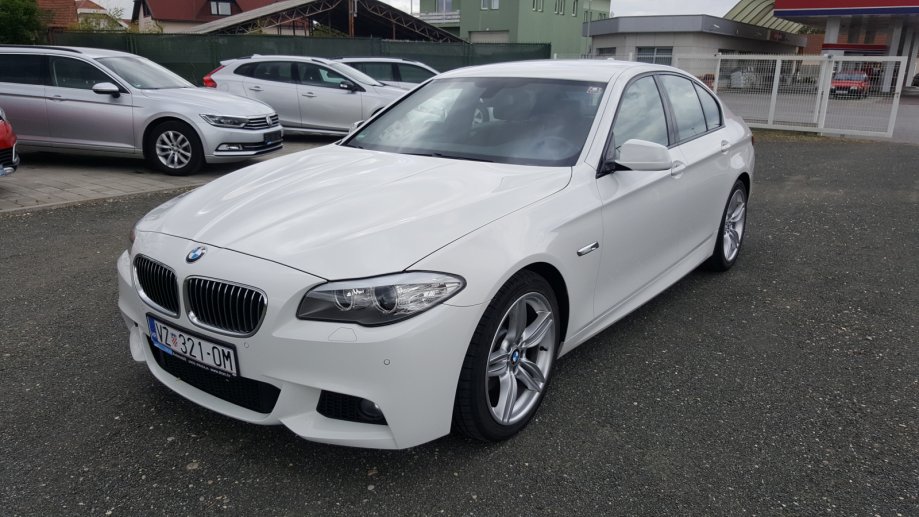 BMW serija 5 520d automatik M paket tvornički, 19″ alu, navi, koža