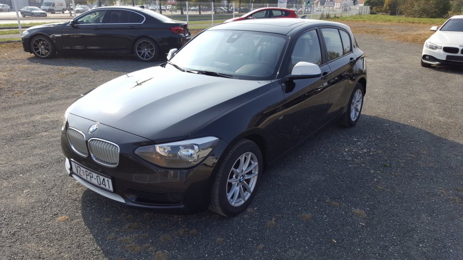 BMW serija 1 118d, 2.0 143ks, Urban Line, navi pro, šiber, pdc x2