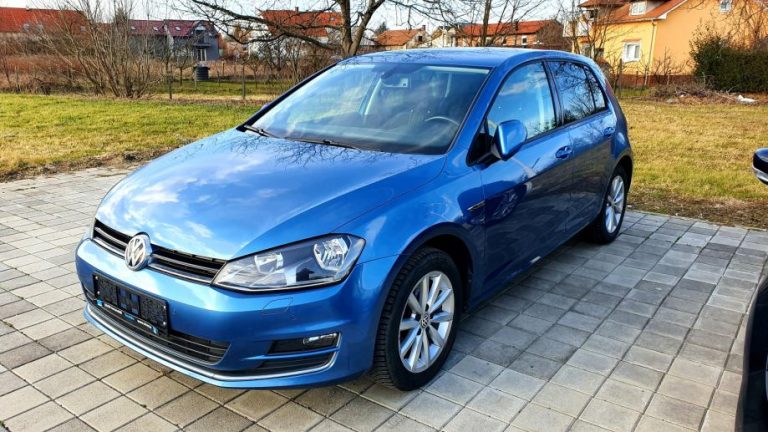 VW Golf VII 2,0 TDI BMT, Lounge paket, MF volan, navi, dual klima, pdc