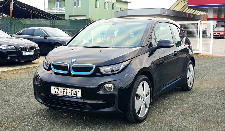 BMW i3 60Ah, automatik, 19″ alu, LED farovi, parkirna kamera
