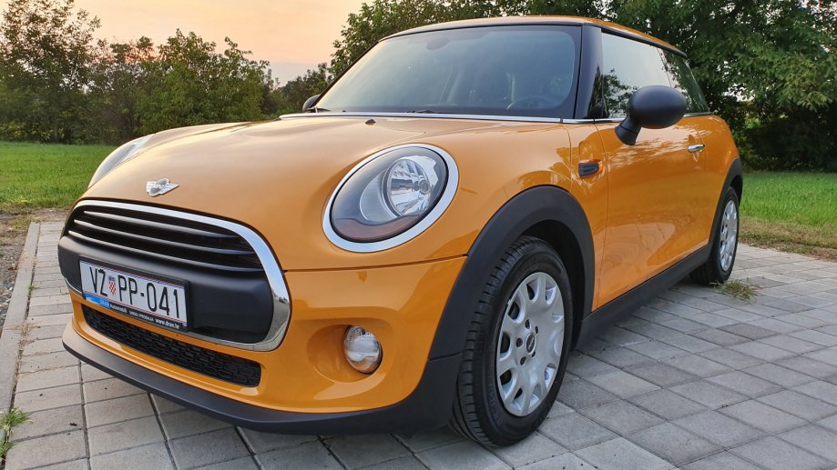 MINI One First F56, turbo-benzinac 75ks, navigacija, pdc, servisna