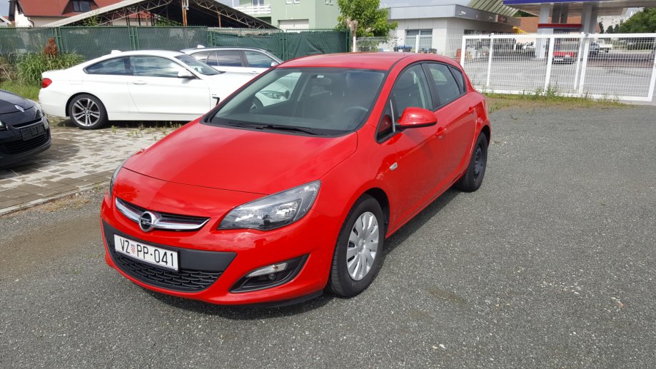 Opel Astra 1.7 CDTI Edition, 110ks EcoFlex, MF volan, PDC, servisna