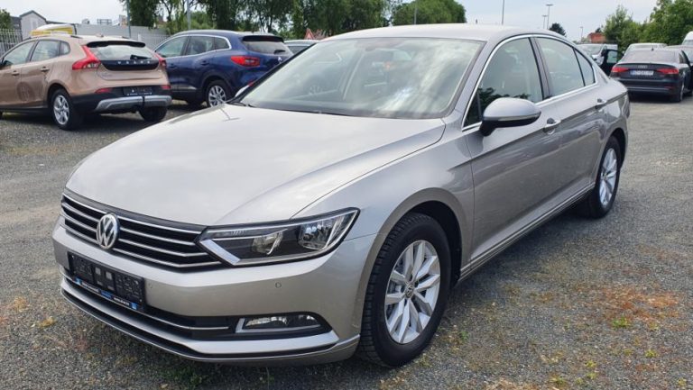 VW Passat 1,6 TDI BMT Comfortline, navi, tempomat, kamera, servisna