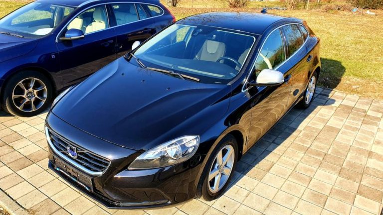 Volvo V40 D2 Kinetic, LED kontrolna, navi, kamera, pdc, euro kuka