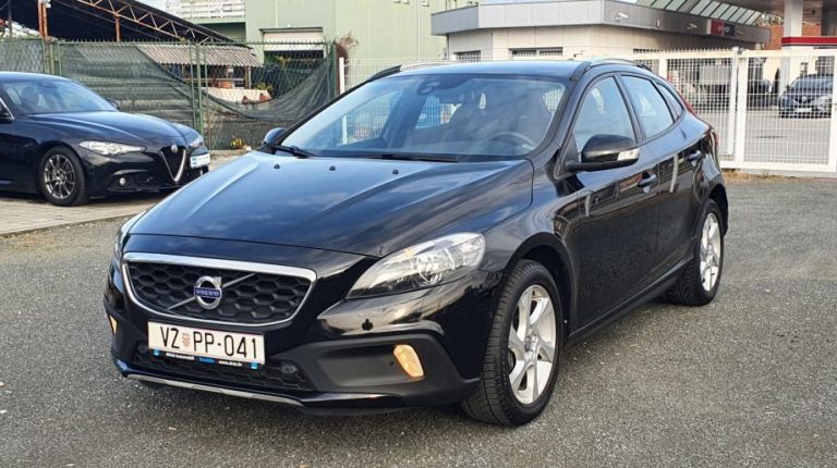 Volvo V40 Cross Country D2 2.0 120ks, 17″alu, virtual, navi, servisna