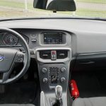 Volvo V40 D2 Kinetic, 16″ alu, navigacija, park. senzori, servisna – 2