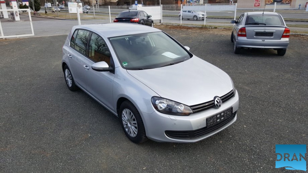 VW Golf 6 1,6 TDI Move, park. senzori 2x, grijanje sjedala, 8x kotača